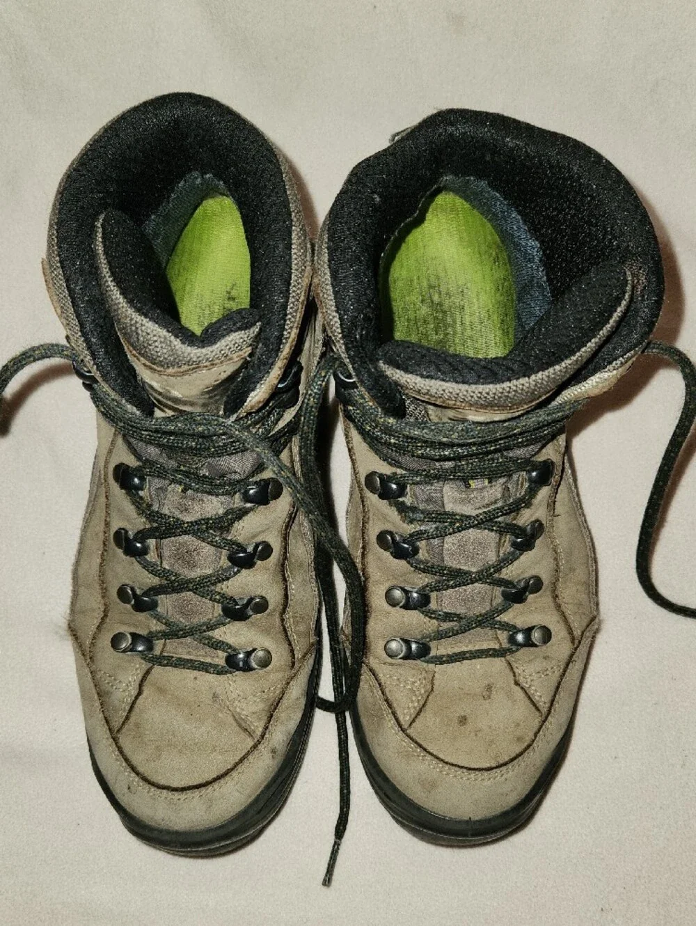 Lowa Men's Taupe and Black Hiking Boots